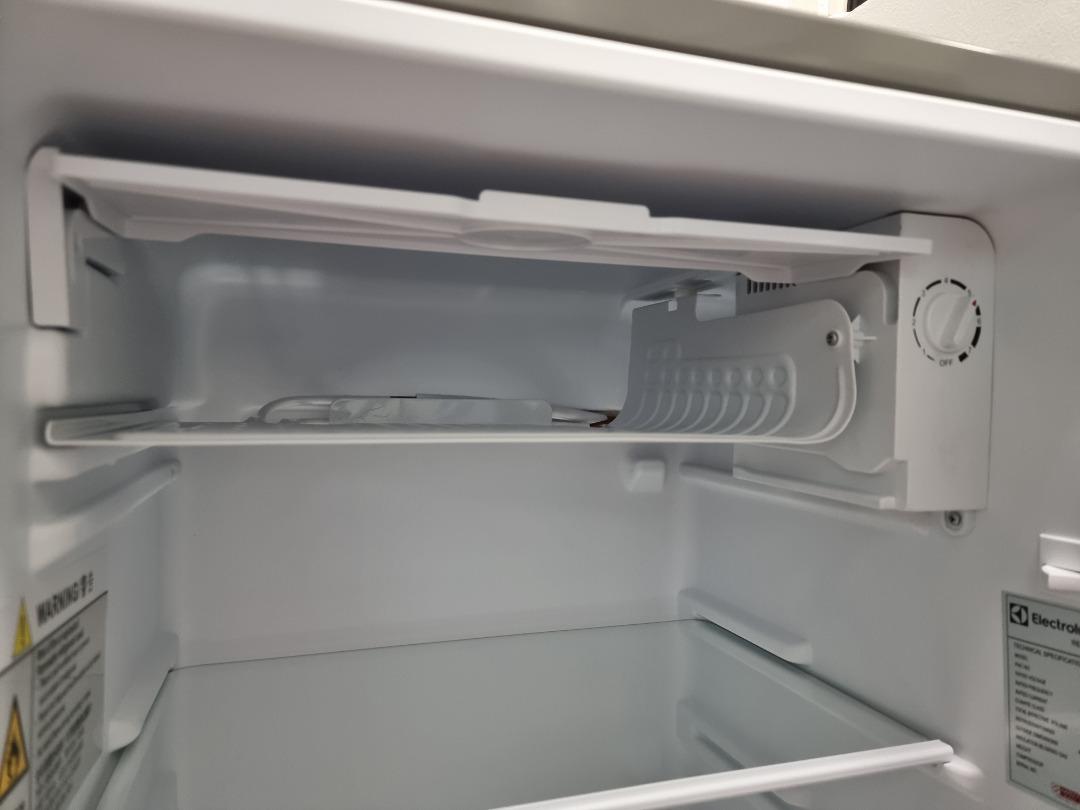 Perfect Condition ELECTROLUX EUM0900SA MiniBar Fridge 85L capacity, TV