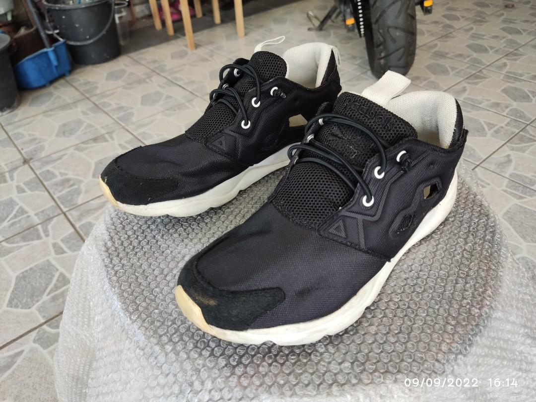 Reebok ultralite top