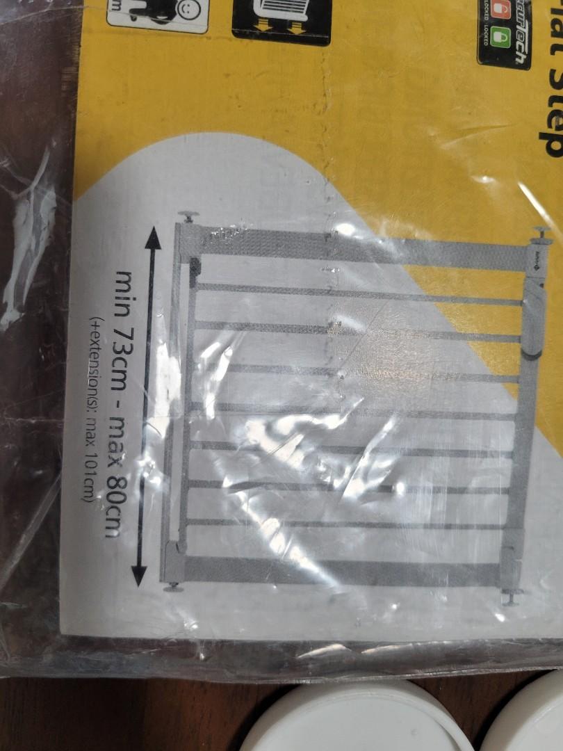 Safety 1st flat step child gate, Babies & Kids, Baby Nursery & Kids