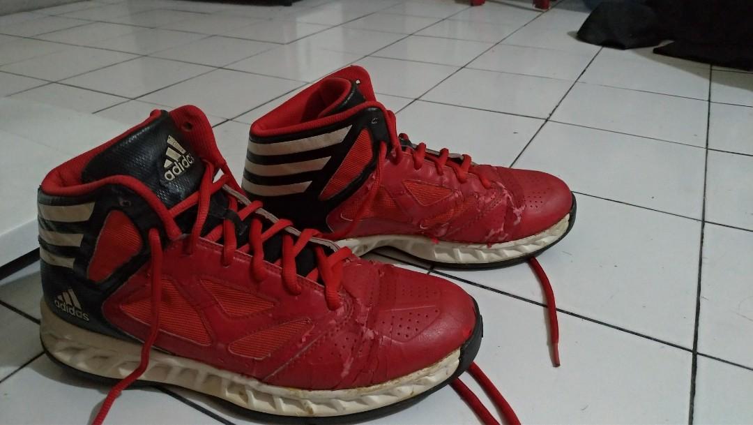 Sepatu Basket Adidas Original 42/43, Olah Raga, Perlengkapan Olahraga