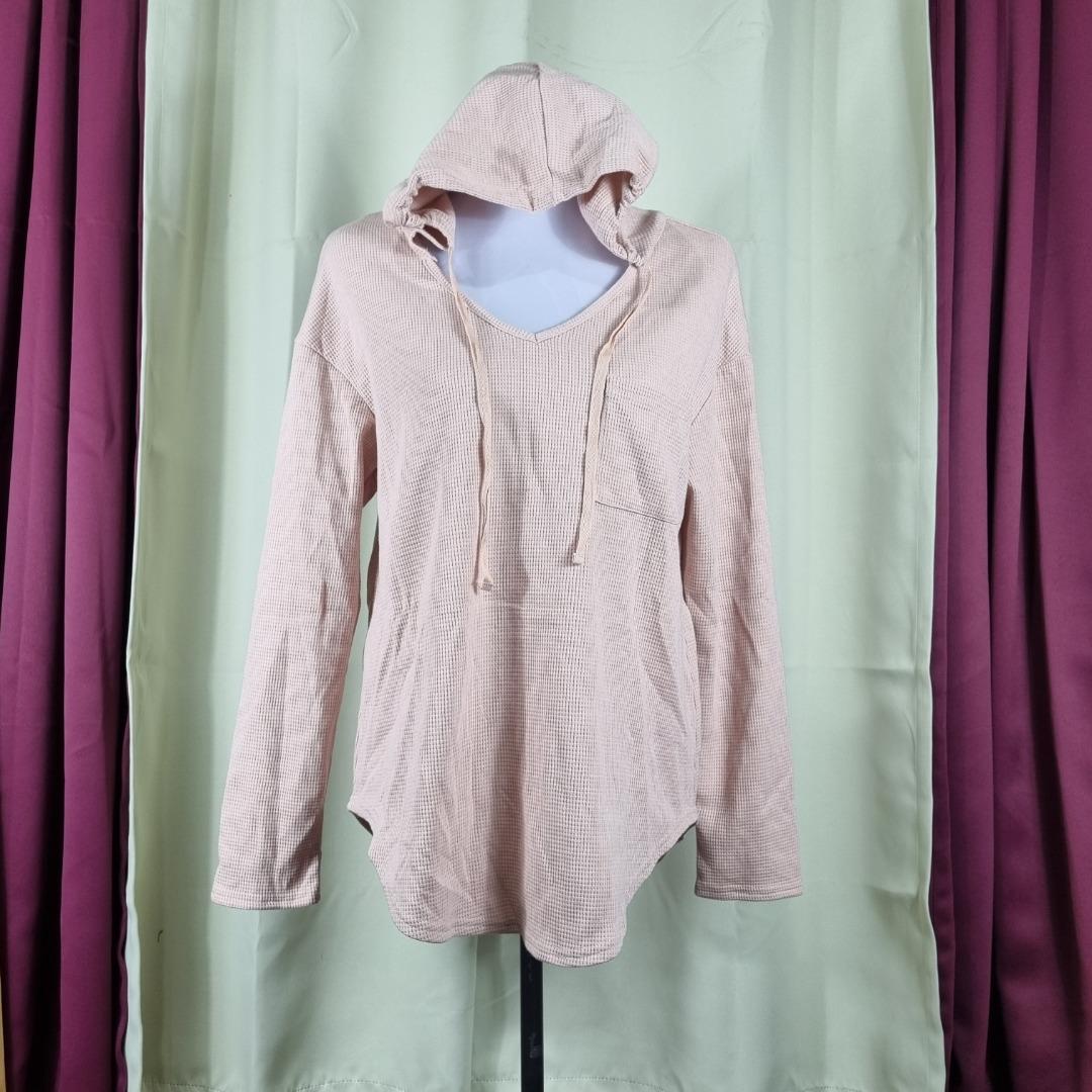 SHEIN Knitted Hoodie Beige (Category: Coats, Jackets and Outerwear) located in Marikina City. Submitted by houseoffrey (Listing ID 1183853009, Image 1). Description: Size: Large MOP: Gcash, Maya, or bank transfer 📍Marikina City.