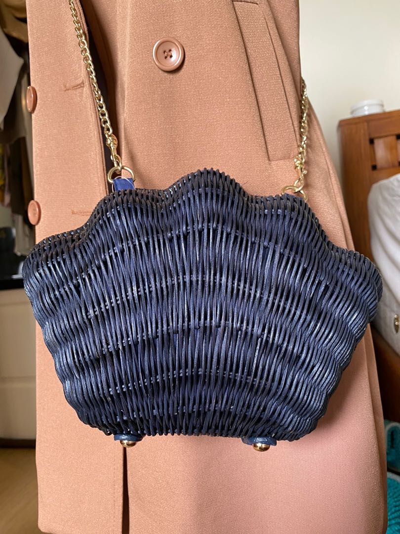 Shell Basket Woven Chain Sling Bag, Women's Fashion, Bags & Wallets