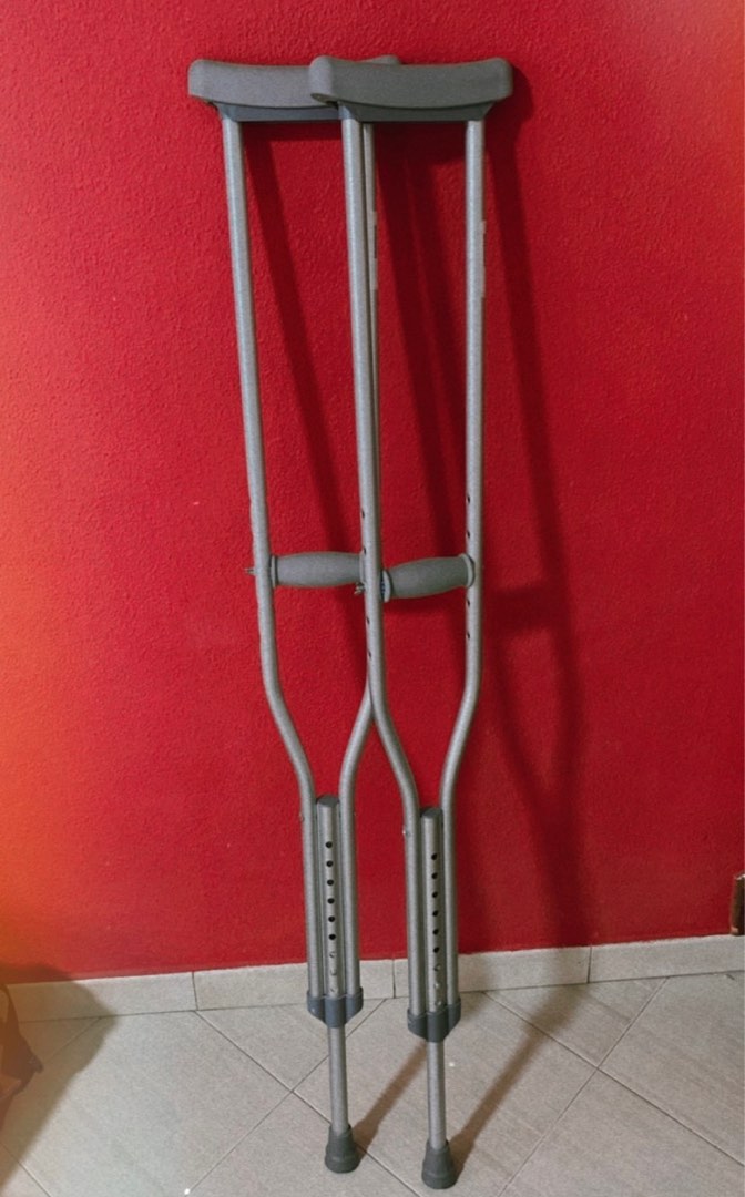 Underarm Crutches, Health & Nutrition, Assistive & Rehabilatory Aids