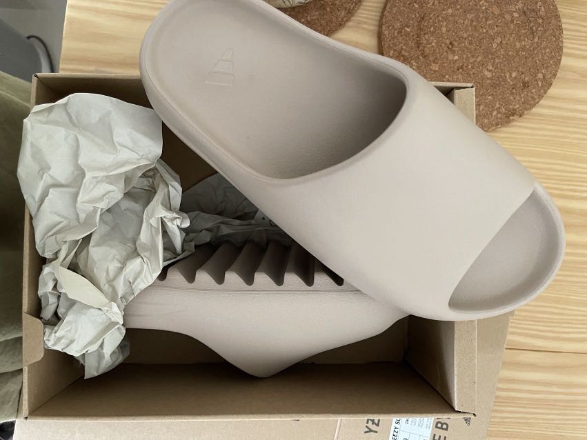 YEEZY SLIDE PURE US 9, Women's Fashion, Footwear, Flipflops and Slides on  Carousell