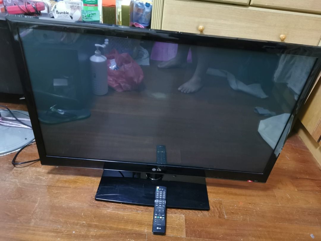 42" LG SMART TV not Turning ON, TV & Home Appliances, TV & Entertainment, TV on Carousell