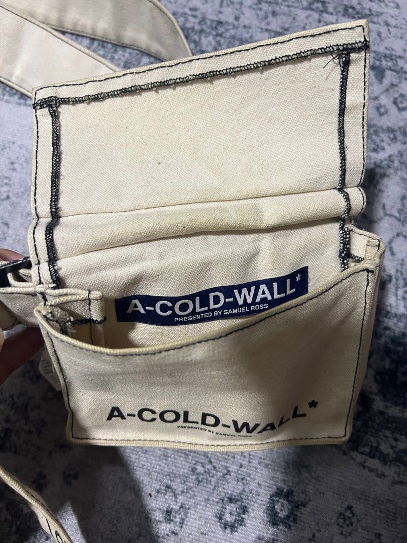 A cold wall bag replica store