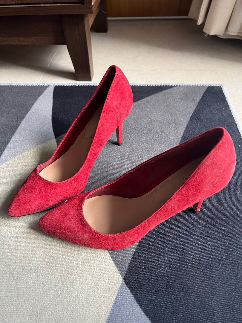 Aldo red top