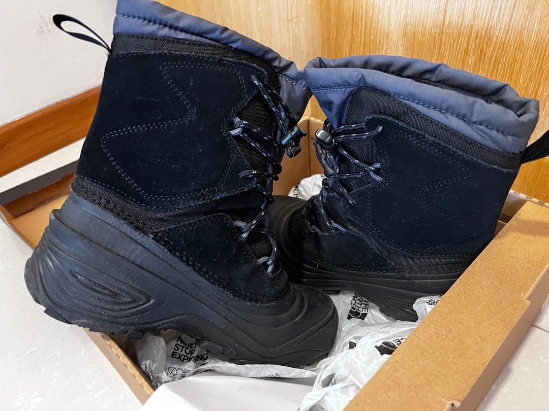 Almost New North Face Youth Alpenglow V Waterproof Boots Babies