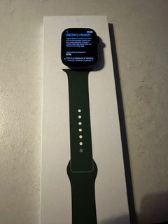 Green Apple Watch Series 7 45mm with clover sportbond