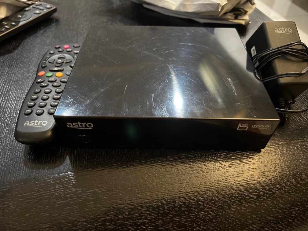 Astro decoder full set with new Sat dish, TV & Home Appliances, TV