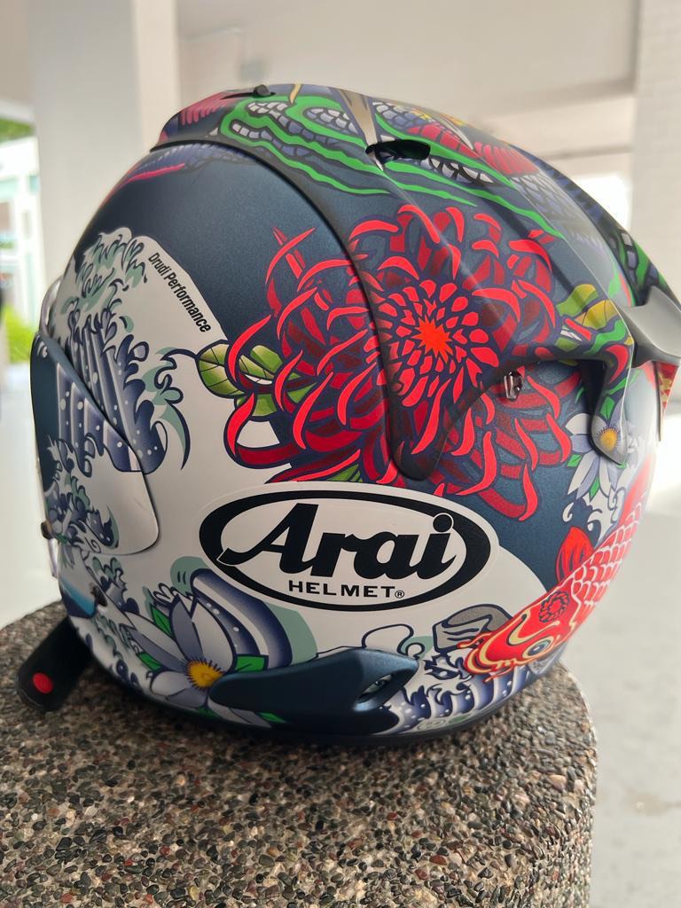 Authentic Arai Helmet, Motorcycles, Motorcycle Accessories on Carousell