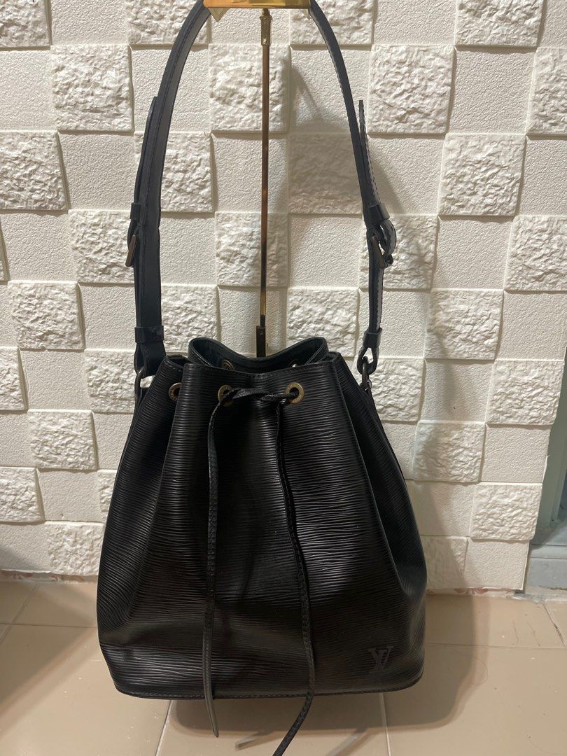 black lv bucket bag