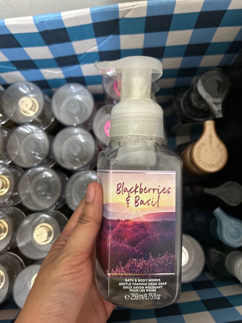 Bath & body works foaming hand soap blackberries & basil, Beauty