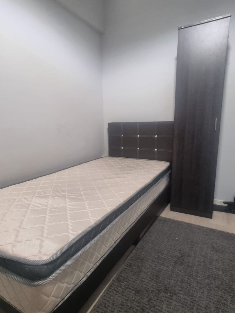 Bed and wardrobe set, Furniture & Home Living, Furniture, Bed Frames & Mattresses on Carousell