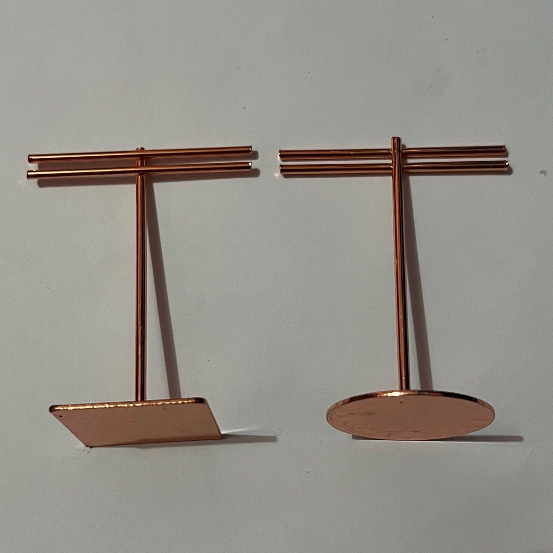 BOTH FOR 1 rose gold mini earring stands Women s Fashion