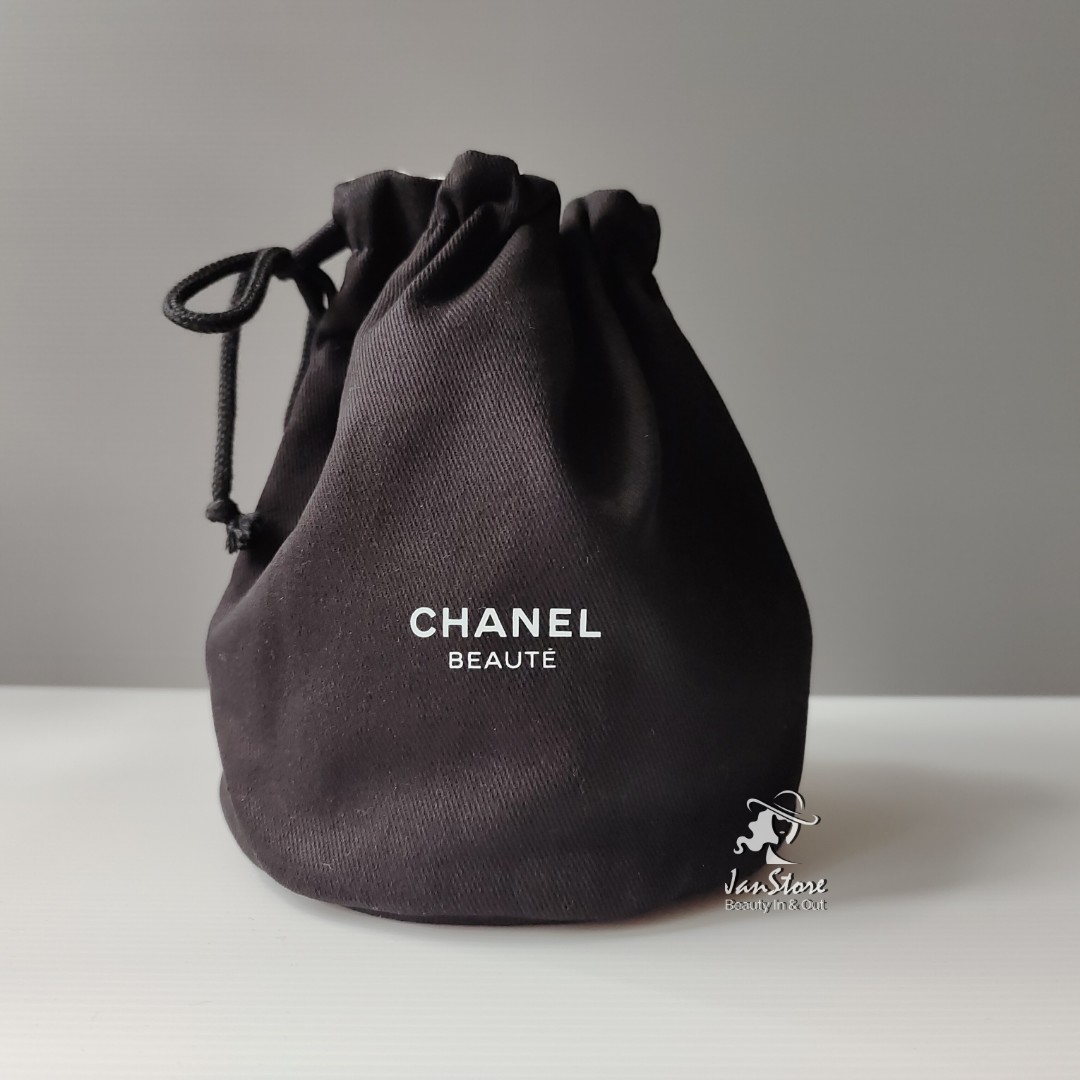 Chanel Beaute 2022 Black Drawstring Pouch, Women's Fashion, Bags & Wallets,  Purses & Pouches on Carousell