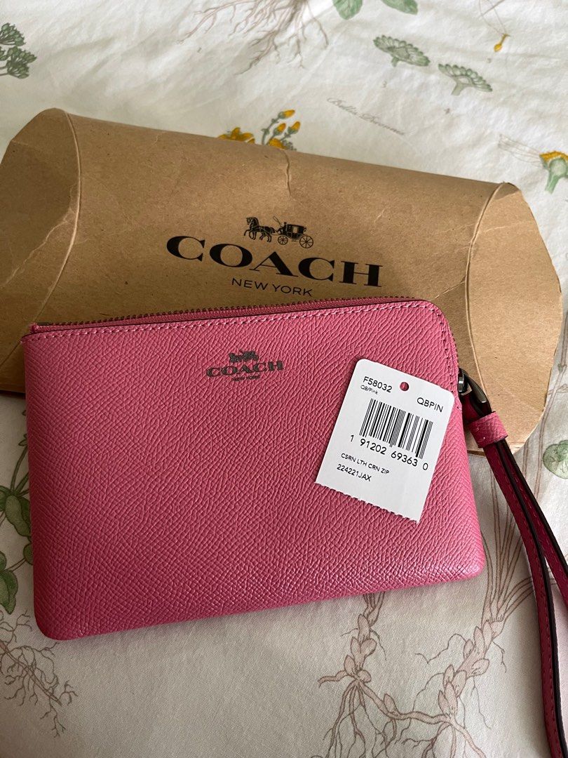 Coach Corner Zip Wristlet in Pink, Women's Fashion, Bags Wallets