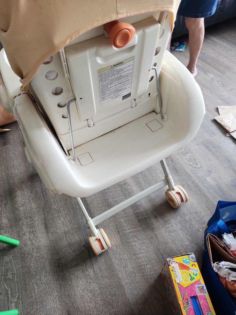 Combi baby chair and rocker, Babies & Kids, Nursing & Feeding, Baby