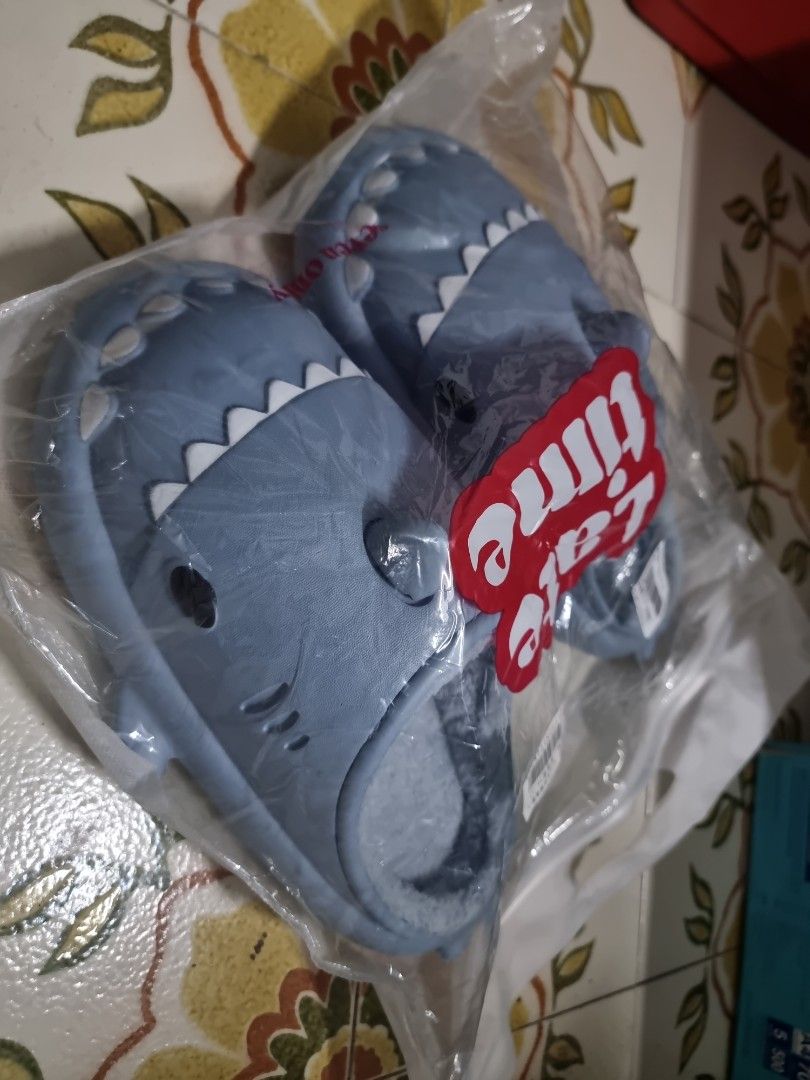 comfy shark slides, Men's Fashion, Footwear, Flipflops and Slides on