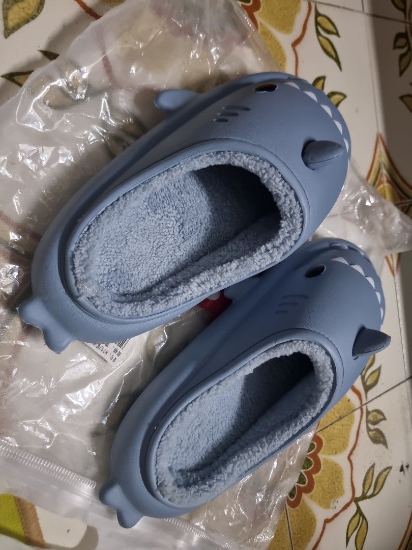 comfy shark slides, Men's Fashion, Footwear, Flipflops and Slides on