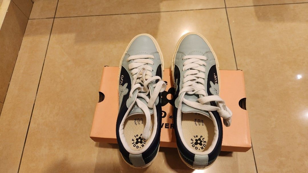 Converse, Women's Fashion, Footwear, Sneakers on Carousell