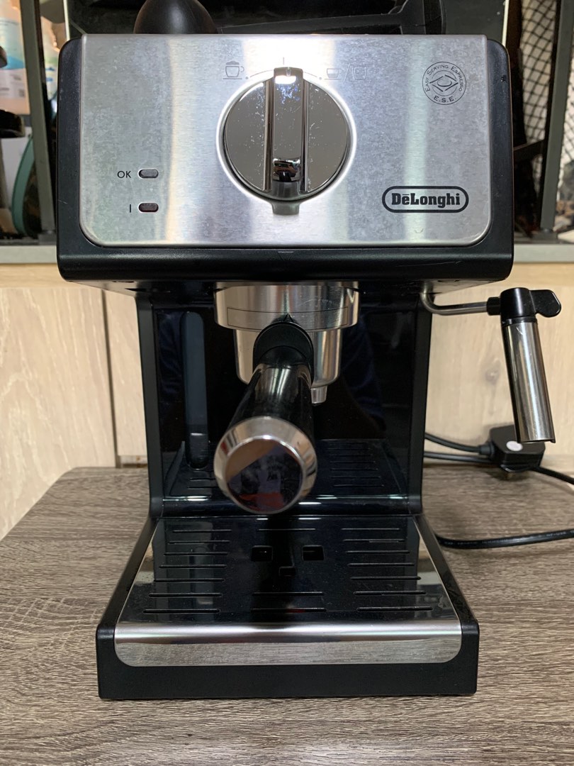 Delonghi Espresso coffee machine, TV & Home Appliances, Kitchen