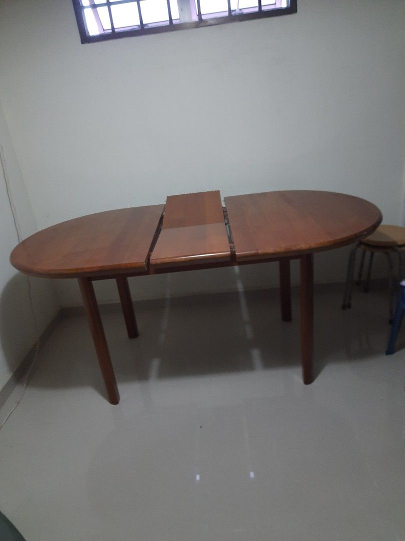Dining Table (Category: Tables & Sets) located in Singapore. Submitted by 6415melon (Listing ID 1206858985, Image 1). Description: Dining table that is foldable in the centre. Will be available sometime in Apr 23..