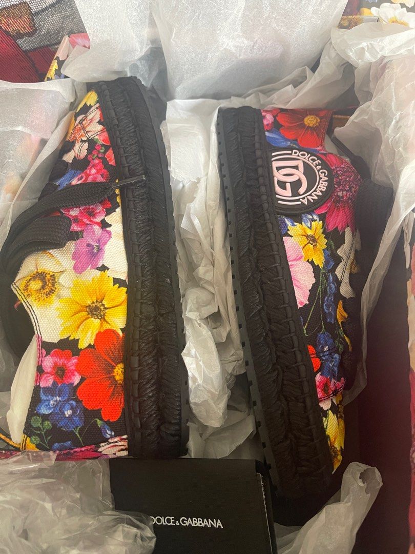 DOLCE & GABBANA PRINTED CANVAS ESPADRILLE SNEAKERS (Category: Sneakers) located in Pasig City. Submitted by sweetd888 (Listing ID 1206762647, Image 2). Description: Bought as pasalubong for a cousin but sadly, got the wrong size and it doesn't fit her. Bought for about $600. Featured as one of the top 10 best designer sneakers. Will surely make heads turn. This is size 37. I wear size 7.5 shoe size and this fits me perfectly. The supposed recipie