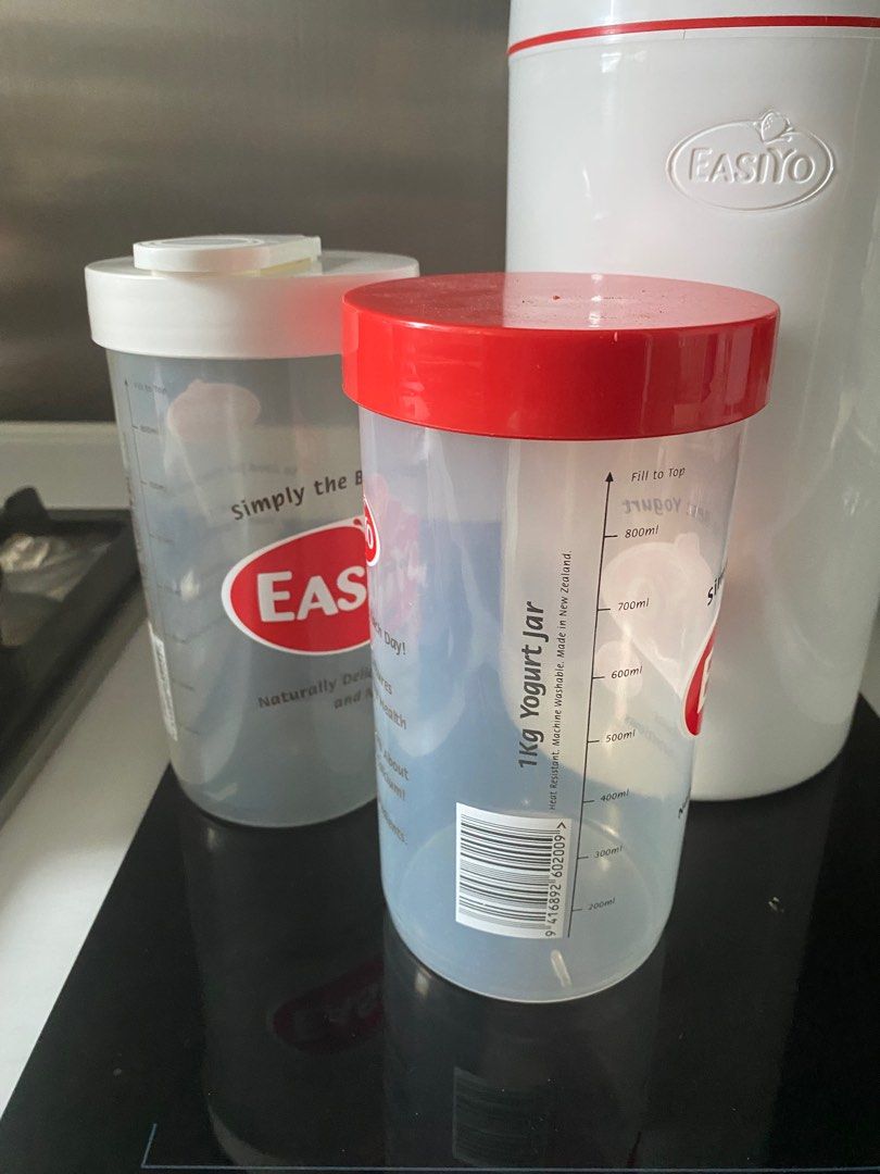 Easiyo yogurt maker and jars, 家庭電器, 廚房電器, 雪糕機 Carousell