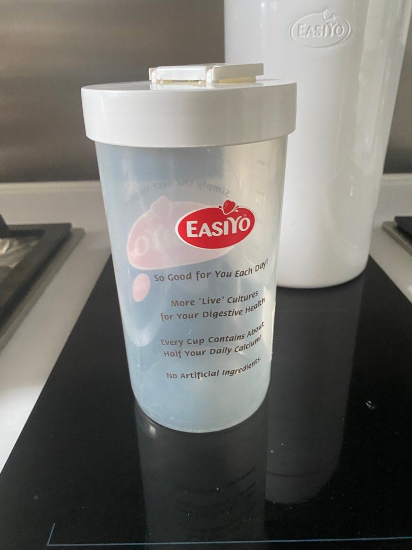 Easiyo yogurt maker and jars, 家庭電器, 廚房電器, 雪糕機 Carousell