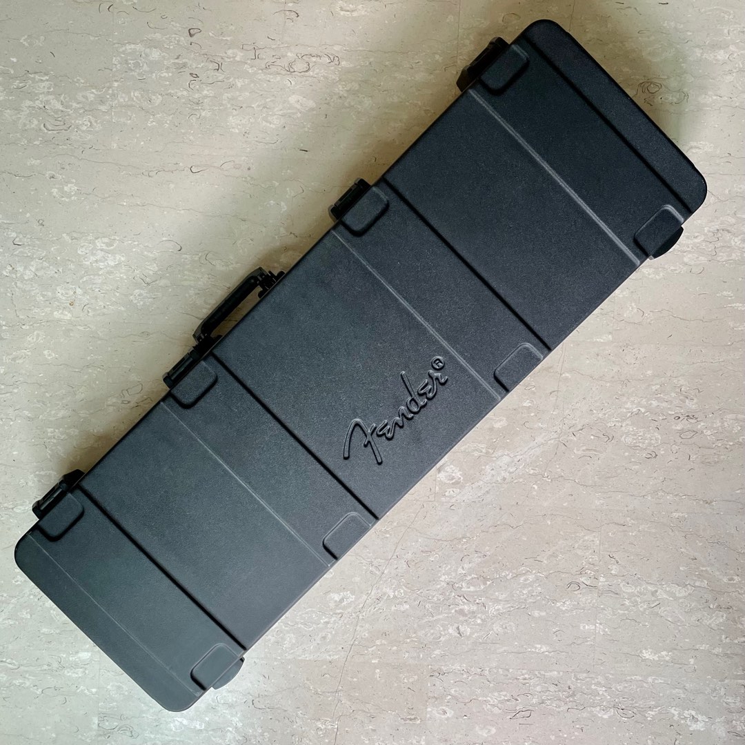 FENDER SKB JAZZ BASS FLIGHTCASE / HARDCASE, Hobbies & Toys, Music