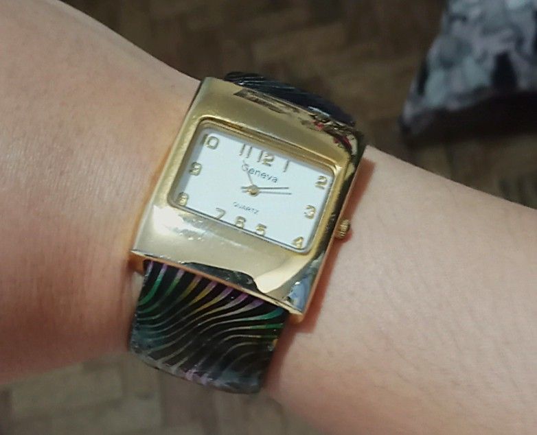 Geneva Quartz, Women's Fashion, Watches & Accessories, Watches on Carousell