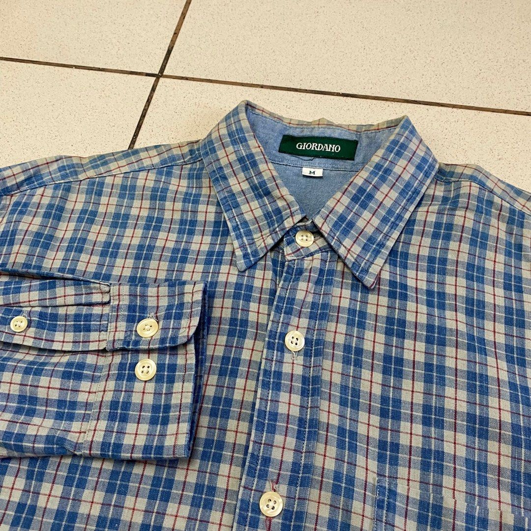 Giordano Vintage Polo (M-L) (Category: Tshirts & Polo Shirts ) located in Quezon City. Submitted by martygo (Listing ID 1206810545, Image 2). Description: ✅ Guaranteed VINTAGE: Circa 90s ✅ Authentic Giordano (Old logo) 🌟 Size: M-L (Regular fit) 🌟 More measurements in pics Minor stains on shoulder, can be managed through laundry/thorough washing.