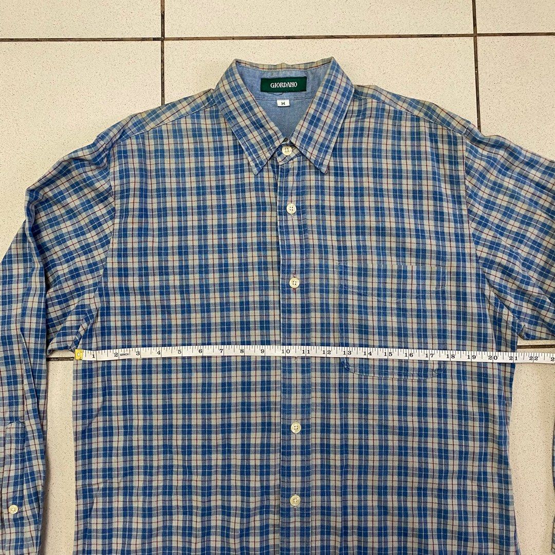 Giordano Vintage Polo (M-L) (Category: Tshirts & Polo Shirts ) located in Quezon City. Submitted by martygo (Listing ID 1206810545, Image 3). Description: ✅ Guaranteed VINTAGE: Circa 90s ✅ Authentic Giordano (Old logo) 🌟 Size: M-L (Regular fit) 🌟 More measurements in pics Minor stains on shoulder, can be managed through laundry/thorough washing.
