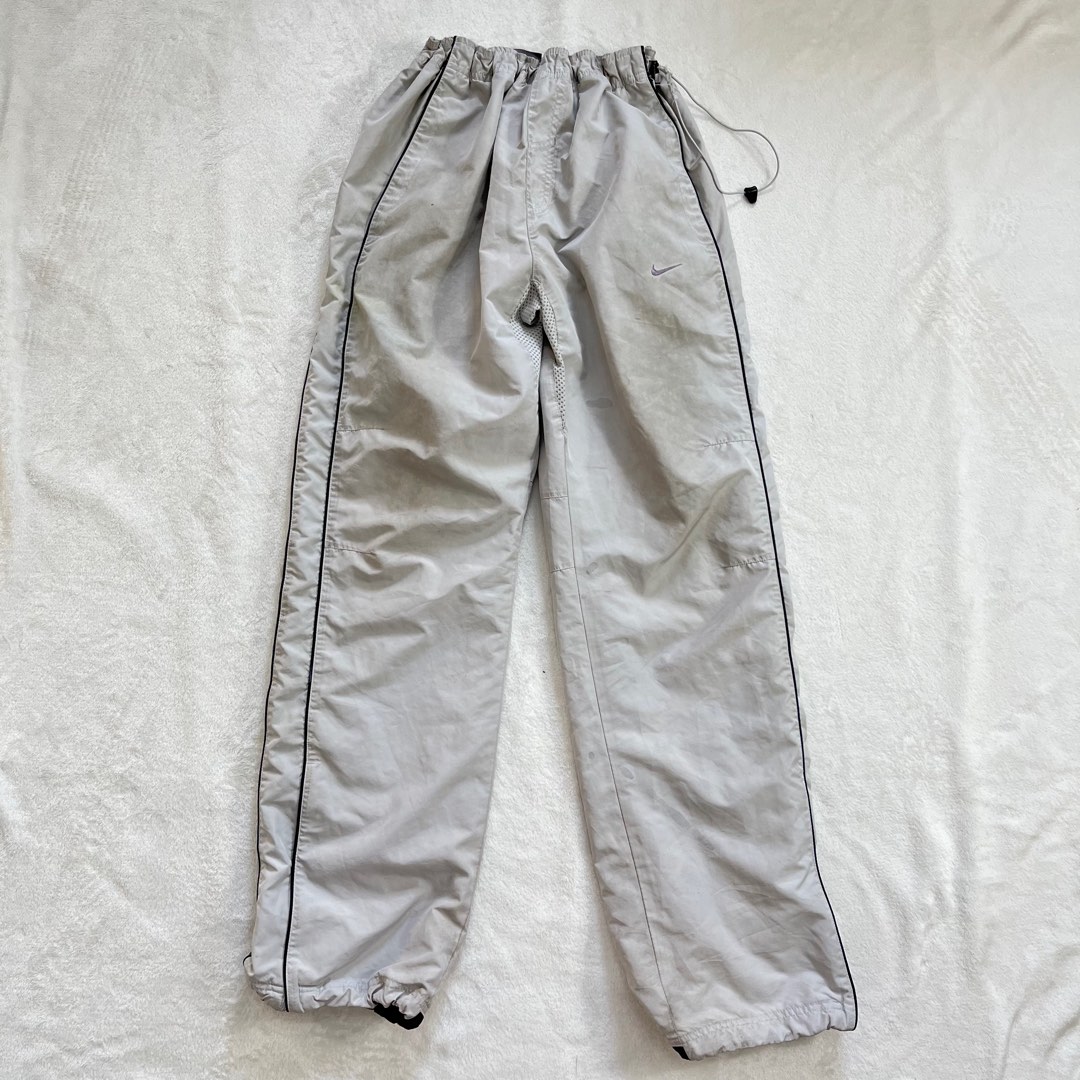 Grey nike parachute pants, Women's Fashion, Bottoms, Other Bottoms