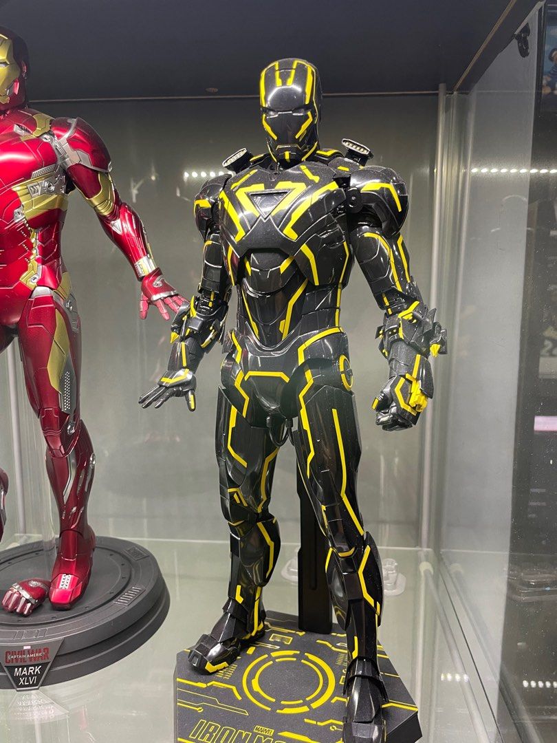 Hot toys iron man neon tech 2.0 2025
