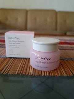 (Kategori: ) berada di . Dikirim oleh allgoodthings_makeup (ID iklan 1206874762, Gambar 1). Deskripsi: .