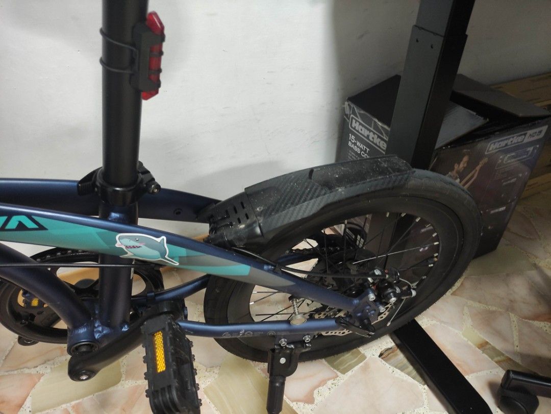 Java zelo v2 (Category: Bicycles) located in Singapore. Submitted by canyoustopit (Listing ID 1206855799, Image 2). Description: Java zelo v2, disc brake edition. 9/10 condition. Well taken care of by my wife, and regularly lubbed and washed by me. Gears have smooth transition from day 1 and wheel ball bearing are fully functional. Bike is well tuned and seasoned so don't have to worry about the breaking in to get it up to comfortable speed. A ve