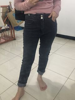 Jeans highwaist black snow unfinished