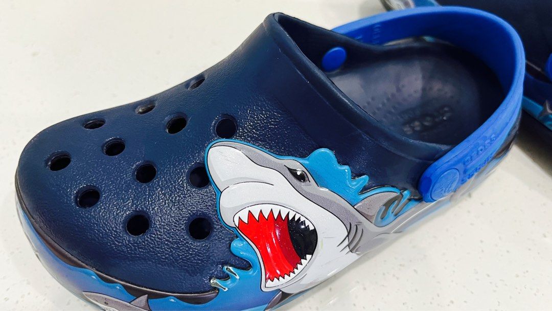 Kids size hotsell 11 crocs