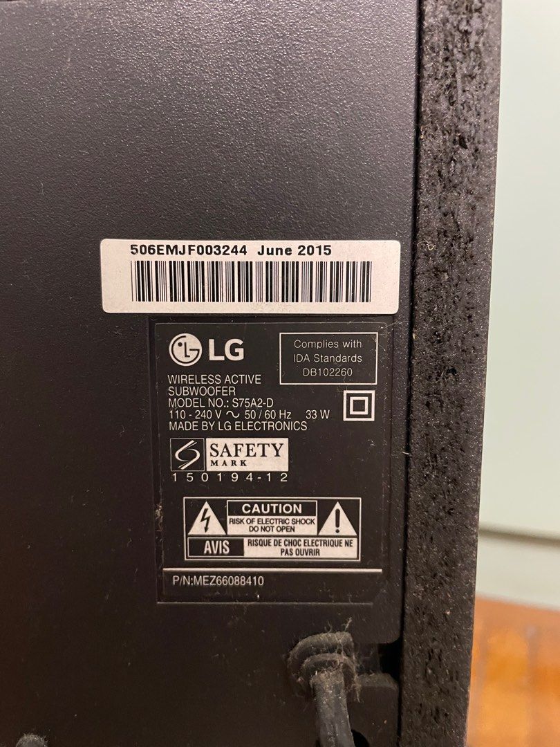 LG Musicflow Wireless Multiroom sound bar LAS750M with 2 surrounds