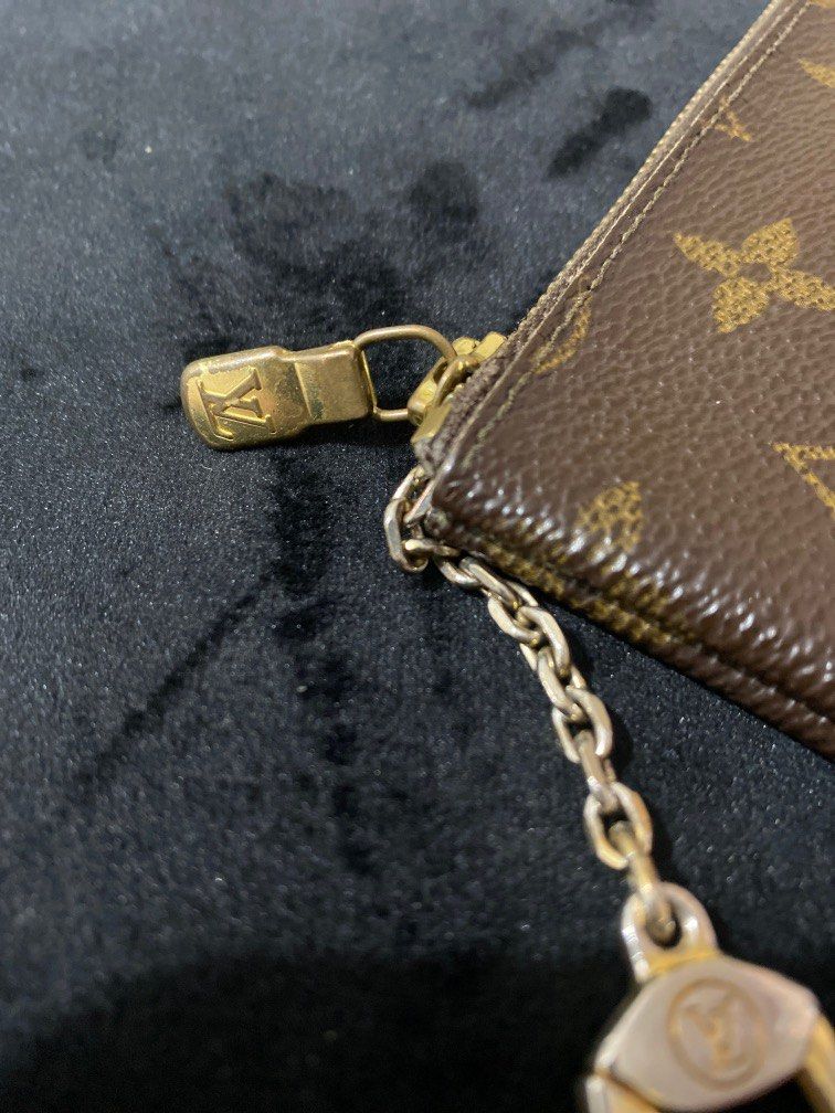 LOUIS VUITTON LV (Category: Luxury Bags & Wallets) located in Binan City. Submitted by margasells (Listing ID 1206914363, Image 3). Description: Louis vuitton cles monogram Faded hardware Coin purse only.