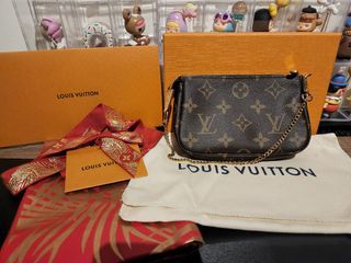 Louis Vuitton Monogram Mini Pochette Accessoires Vivienne Holiday Roller  Coaste