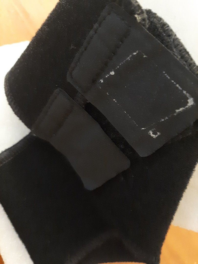 LP ankle support (Category: Braces, Support & Protection) located in San Fernando. Submitted by riccsmars (Listing ID 1206780609, Image 2). Description: LP ankle support 1pc size: L condition: 8/10.