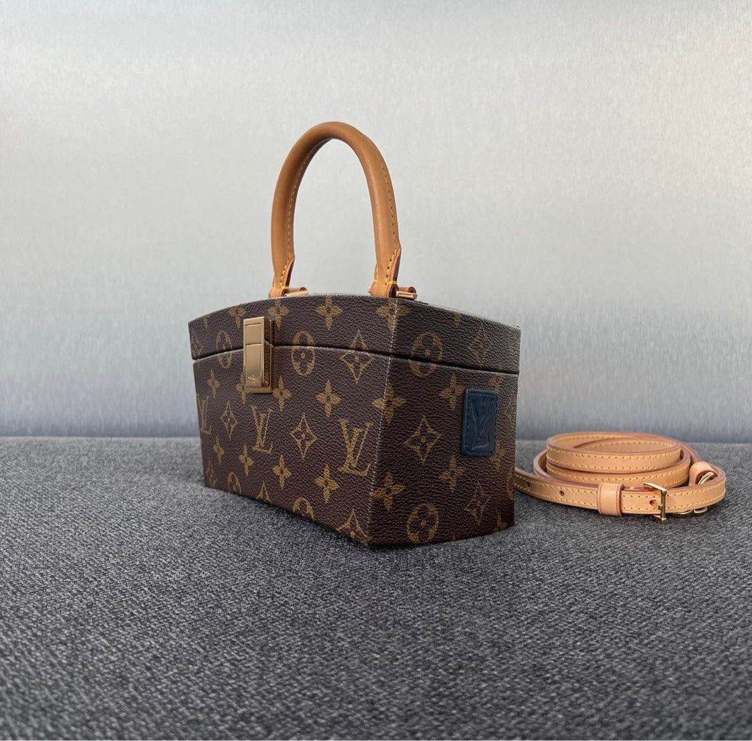 Authentic Louis Vuitton Frank Gehry Limited Edition Monogram Twisted Box,  Luxury, Bags & Wallets on Carousell