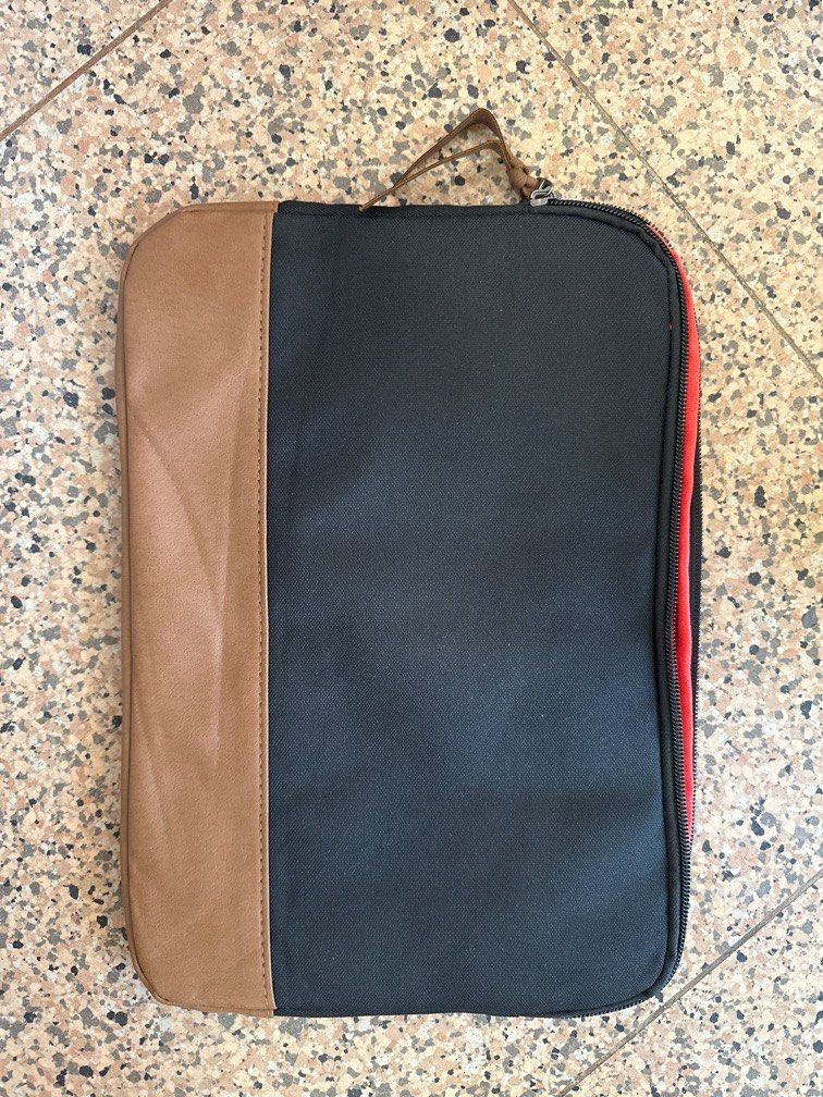 Miniso Laptop/ tablet sleeve 13”, Computers & Tech, Parts & Accessories