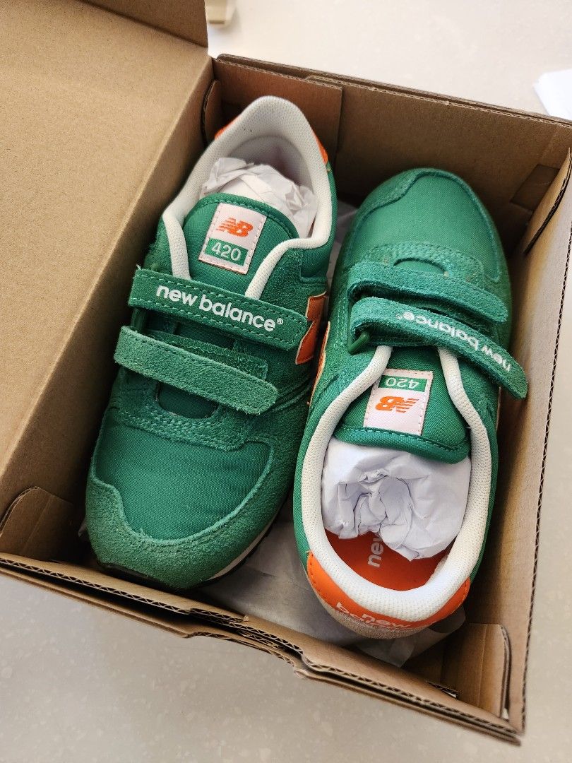 New Balance 420 Kids shoe