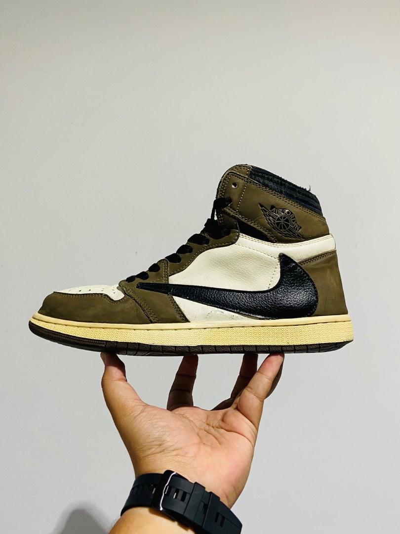 Nike Air Jordan Travis Scott, Fesyen Pria, Sepatu Sneakers di