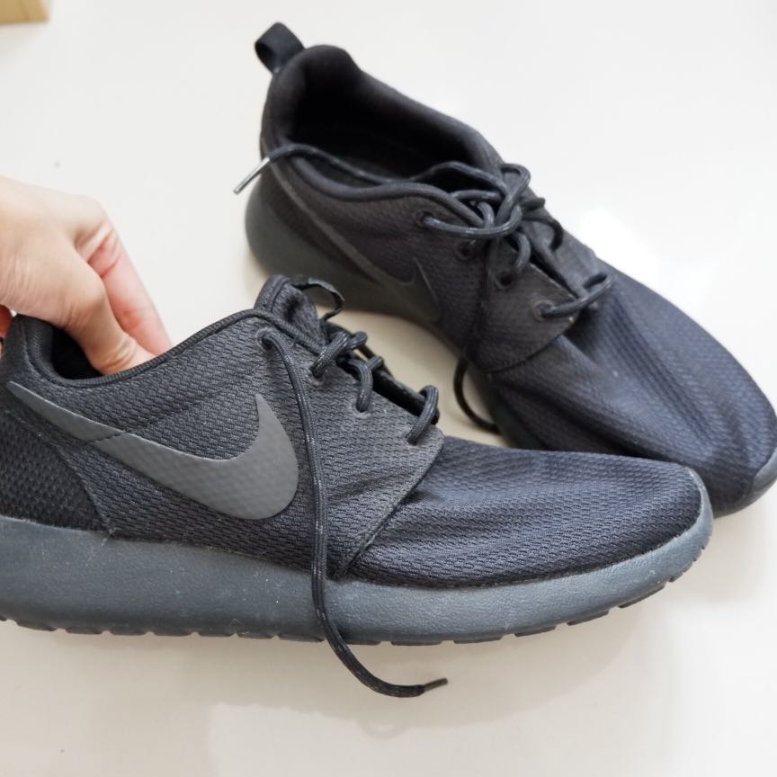 All black roshes cheap