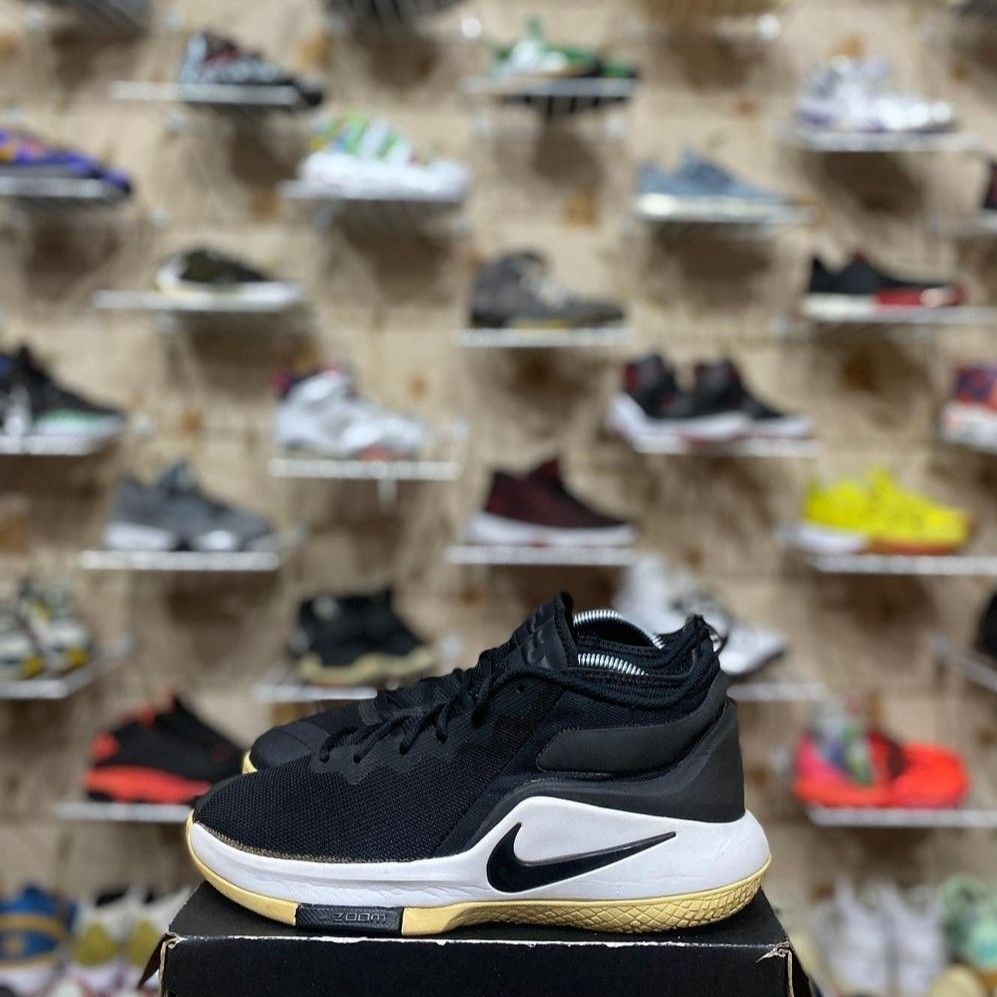 Lebron witness 2 on feet top